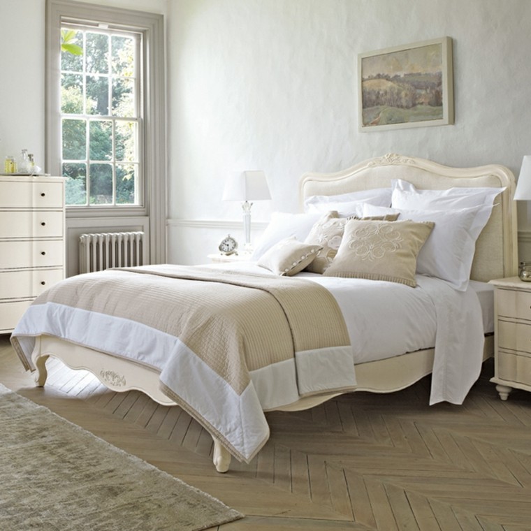 Chambre design scandinave beige lit moderne en bois