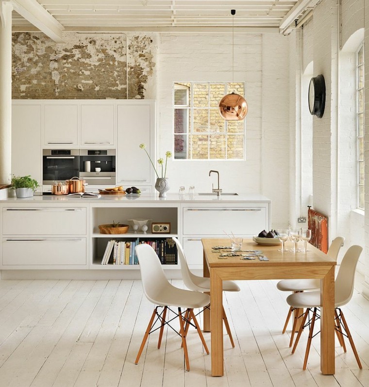 škandinávsky štýl kuchyne biele drevené stolové stoličky moderný dizajn