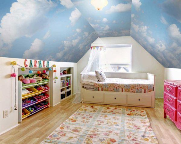 Décorez une chambre avec une peinture murale nuage 