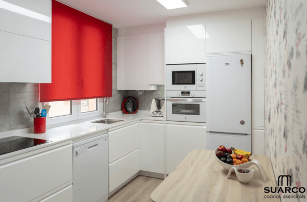 15 petites cuisines en l 2021 2022 SUARCO CUISINE blanc rouge 