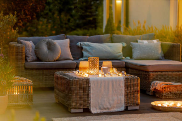 Les meilleures idées pour illuminer votre jardin sans contaminer les bougies centre de table 