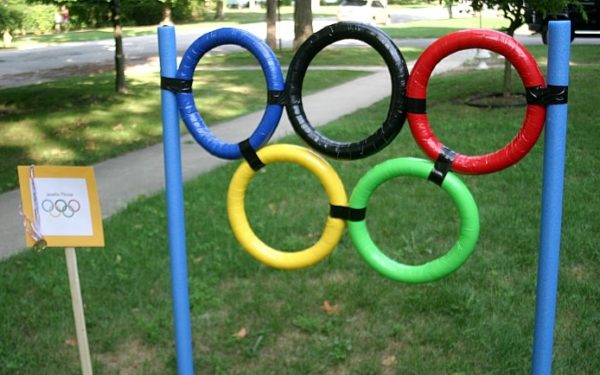 Bricolages à faire avec des churros de piscine pour les enfants javelot 