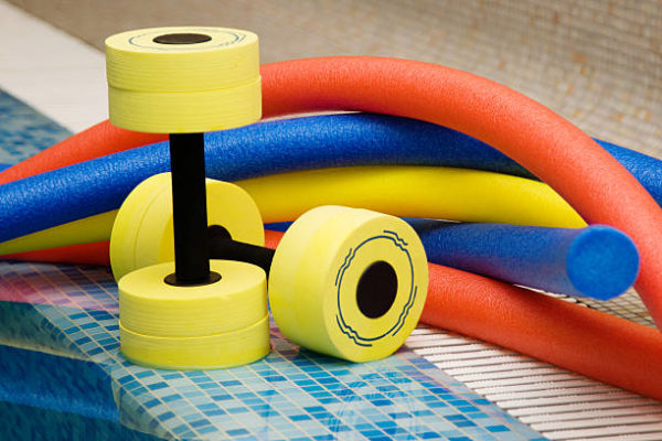 Bricolages à faire avec des churros de piscine pour poids enfants 