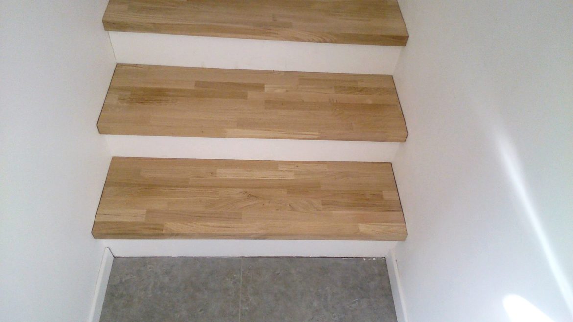 Comment agrandir les marches d'un escalier en bois ?