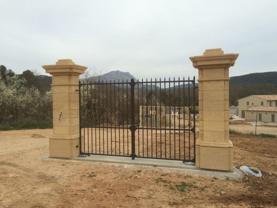 Comment agrandir un pilier de portail ?