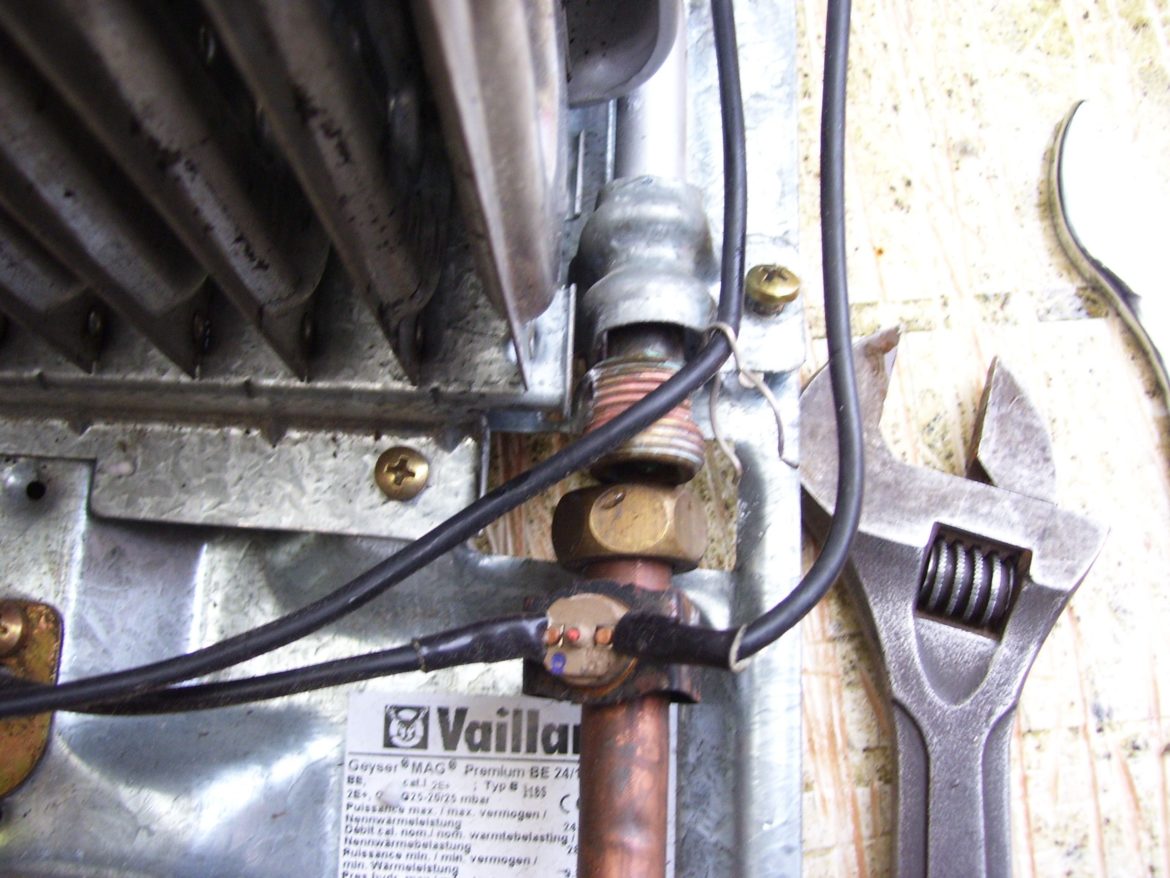 Comment allumer un chauffe-bain flamme bleu ?