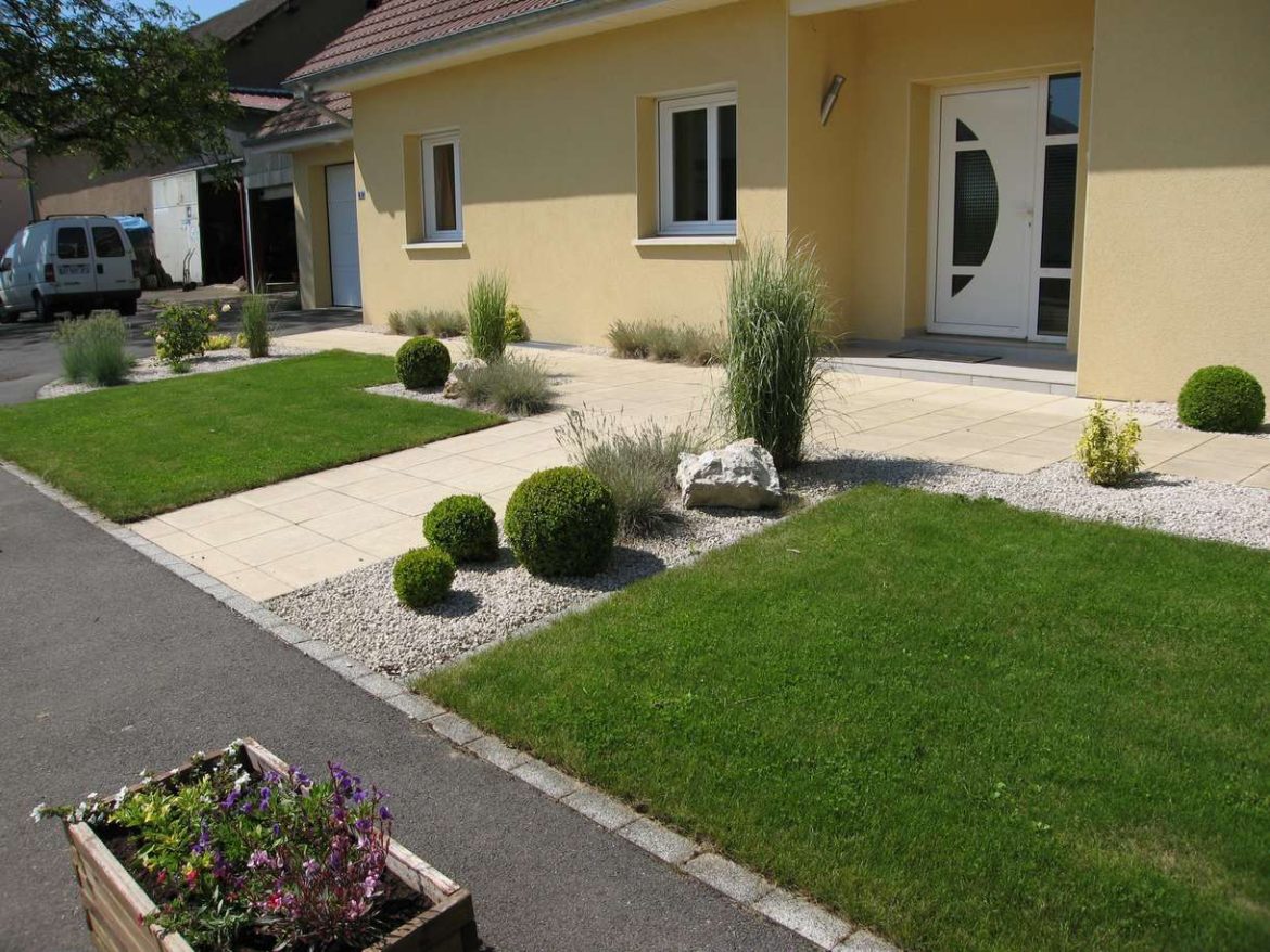 Comment amenager son devant de maison en pente ?