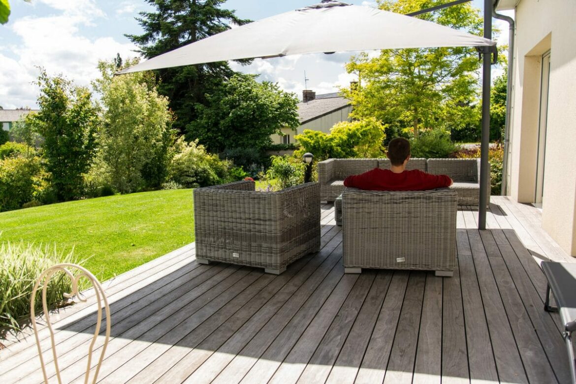 Comment arranger une terrasse quand elle est trop grande ?
