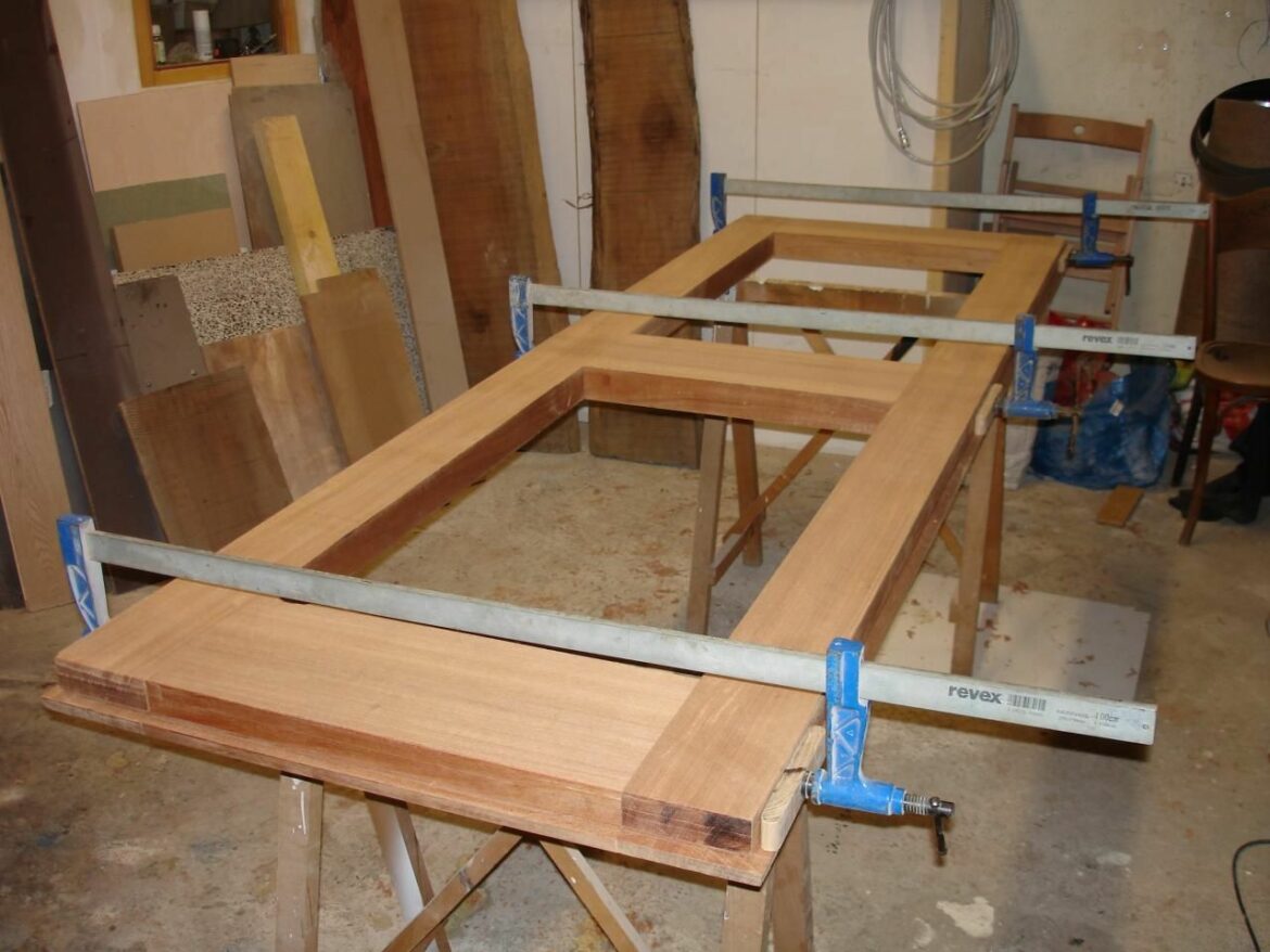 Comment associer peinture et papier peint ?