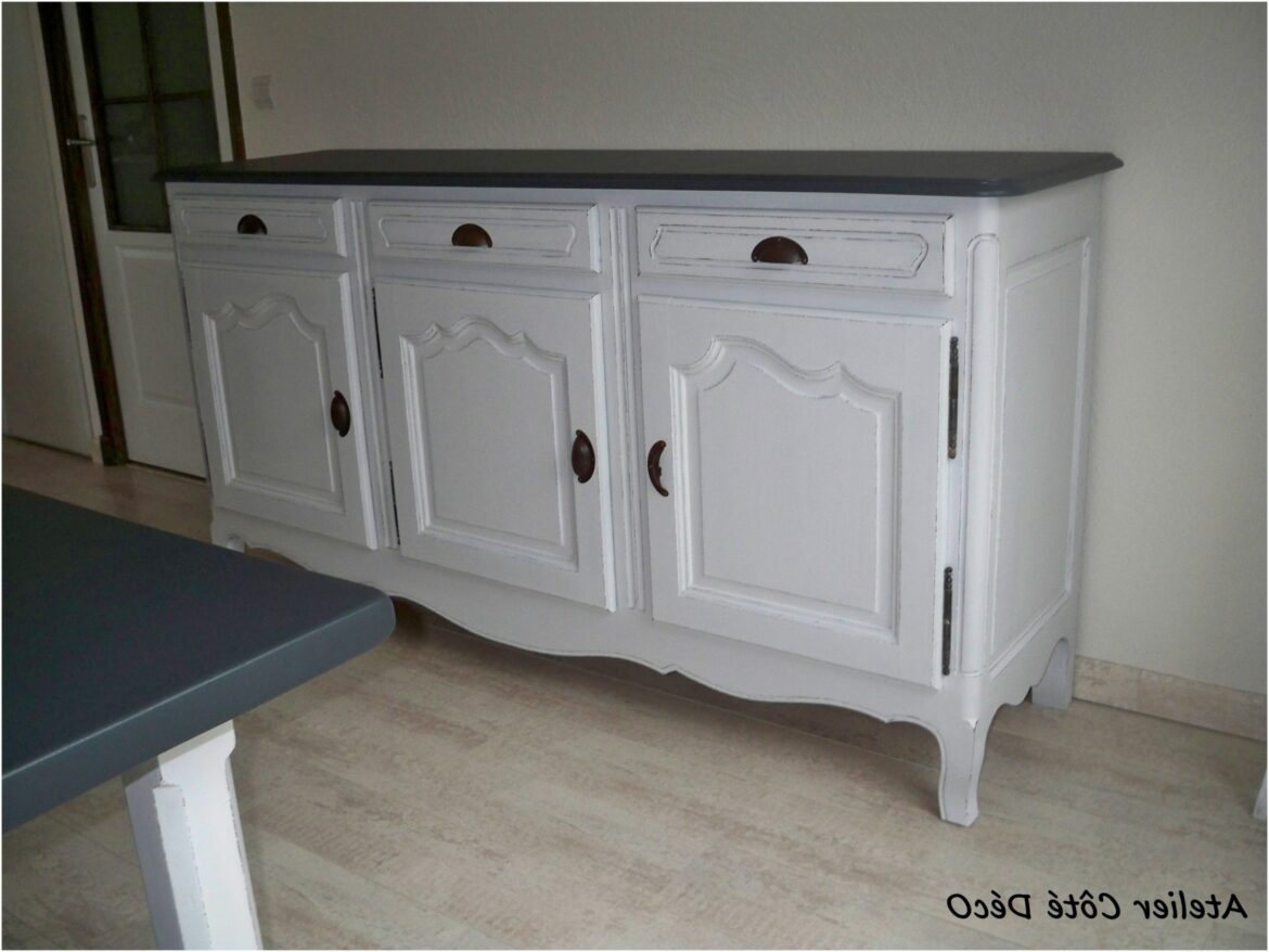 Comment cacher les moulures d'un meuble ?