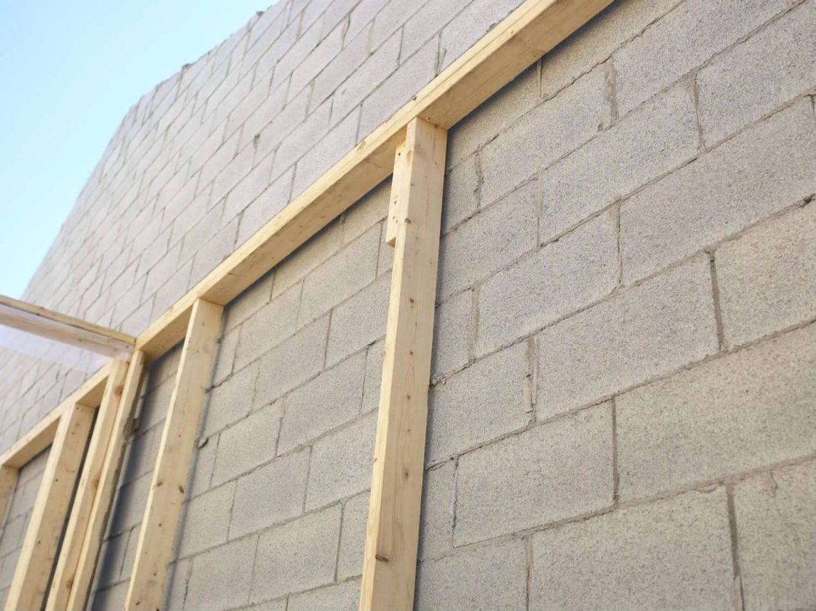 Comment camoufler un mur moche ?