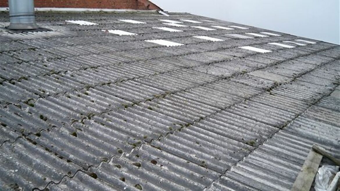 Comment coller des ardoises sur du bois ?