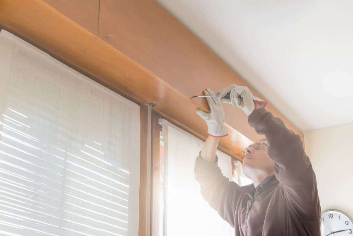 Comment débloquer un volet roulant électrique Velux ?