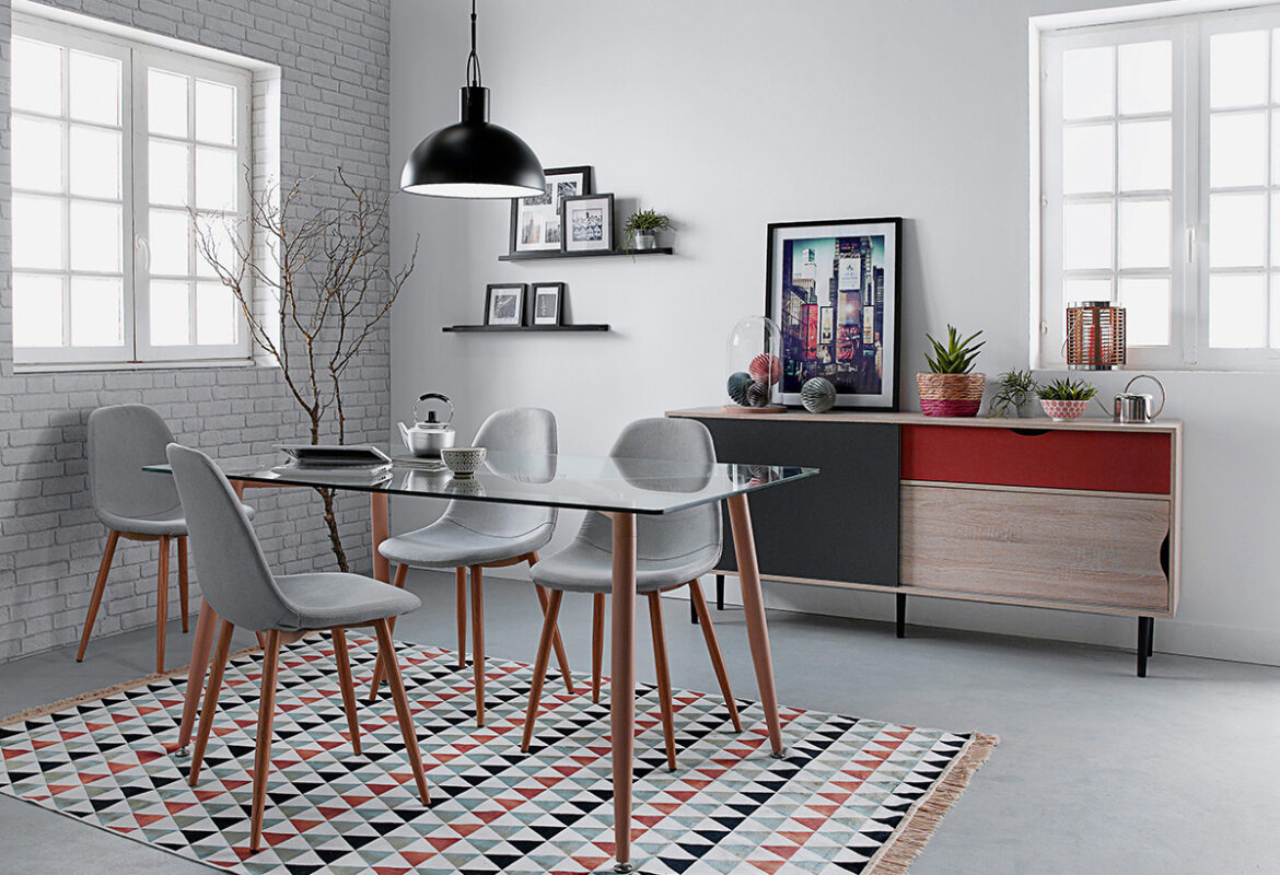 Comment égayer un mur gris ?