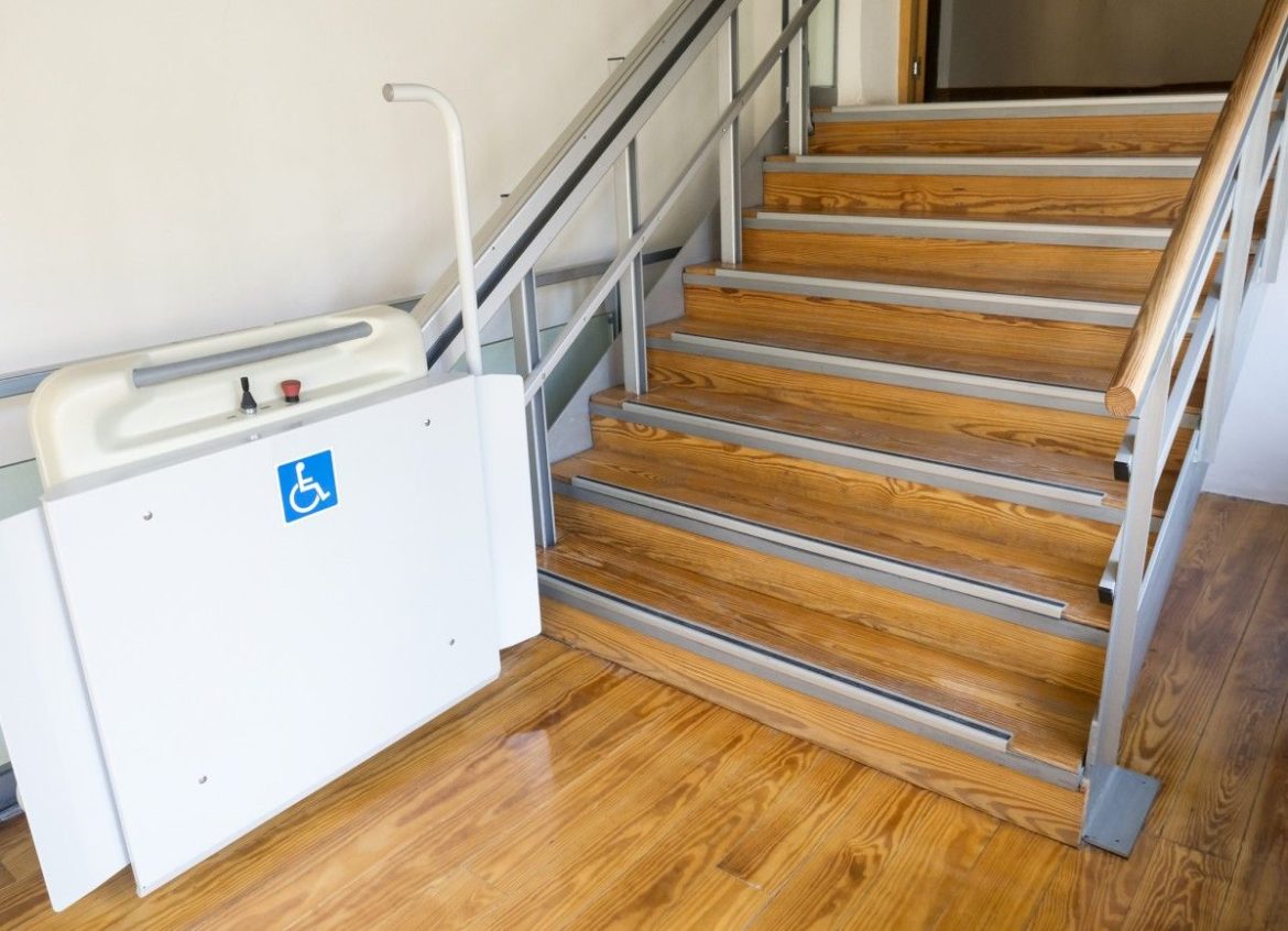 Comment enlever la crasse sur une rampe d'escalier ?