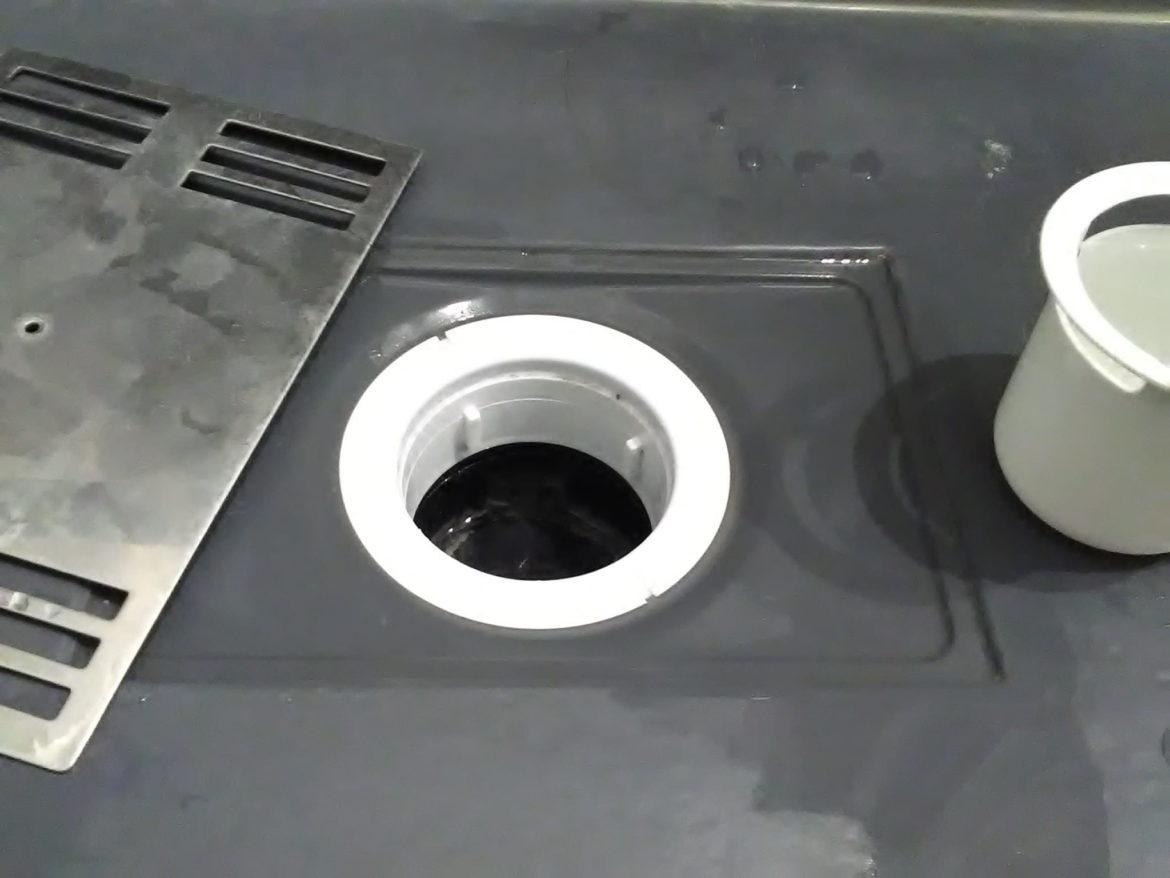 Comment enlever l'odeur d'égout dans la douche ?