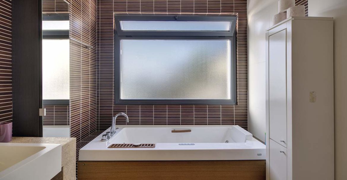 Comment évacuer l'humidité d'une salle de bain ?