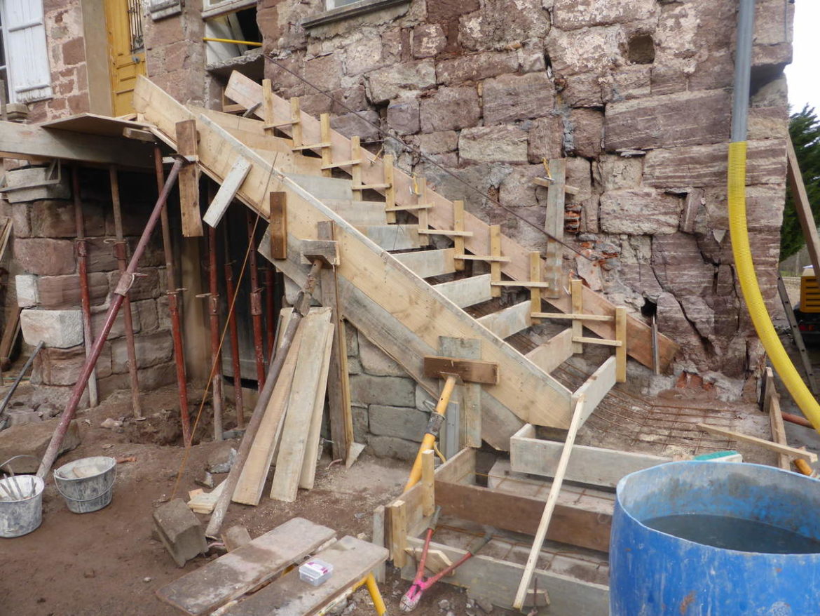 Comment faire un coffrage de cheminée ?