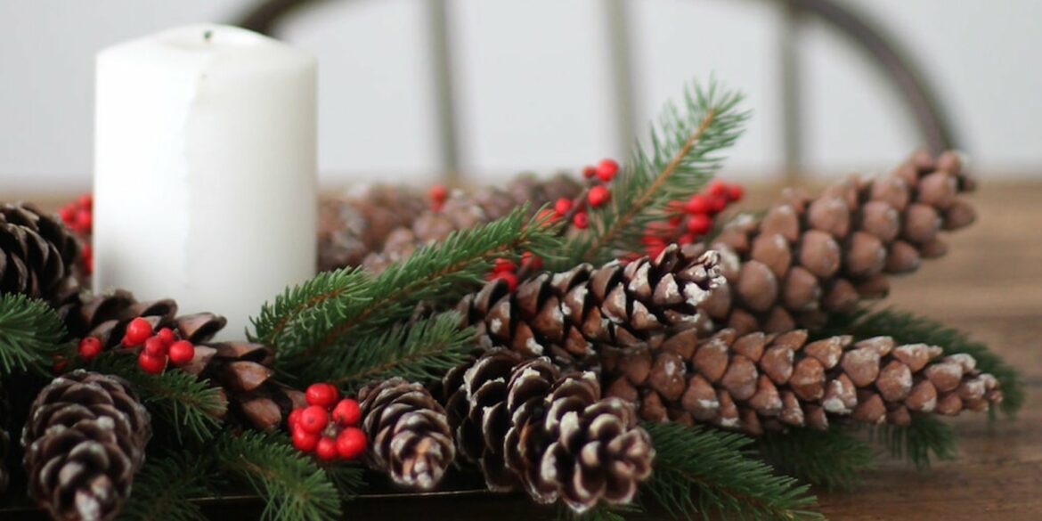 Comment faire une décoration de Noël avec du carton ?