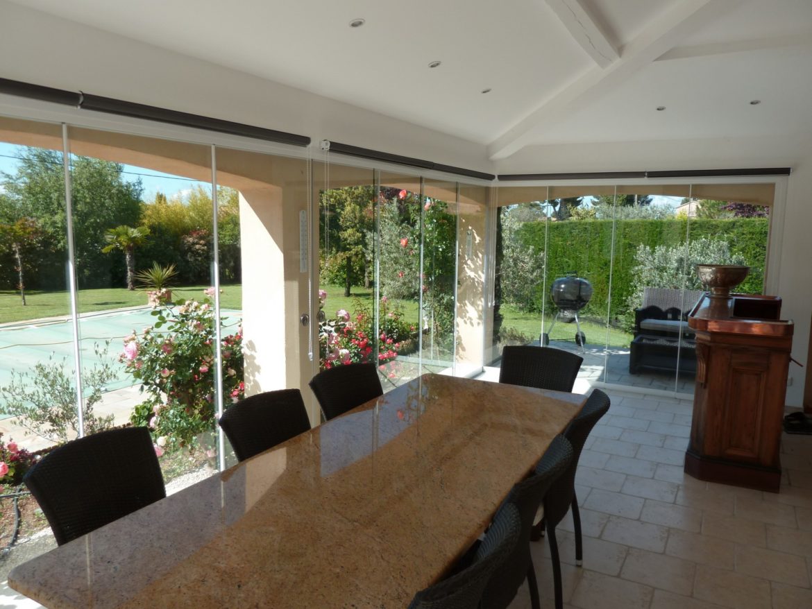 Comment fermer le côté d'une terrasse ?