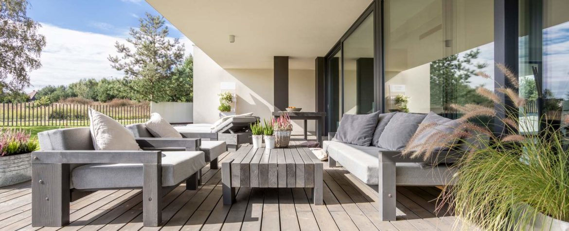 Comment fermer une terrasse à petit prix ?