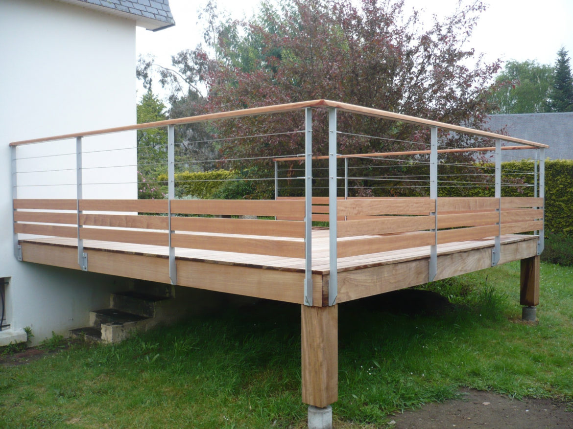 Comment fixer rambarde terrasse bois ?
