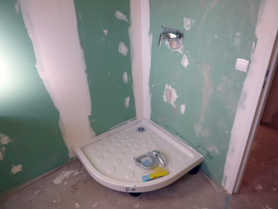 Comment installer Base de douche OVE ?