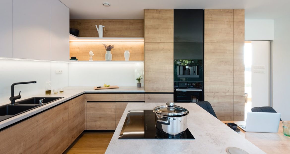 Comment installer les prises pour une cuisine intégrée ?