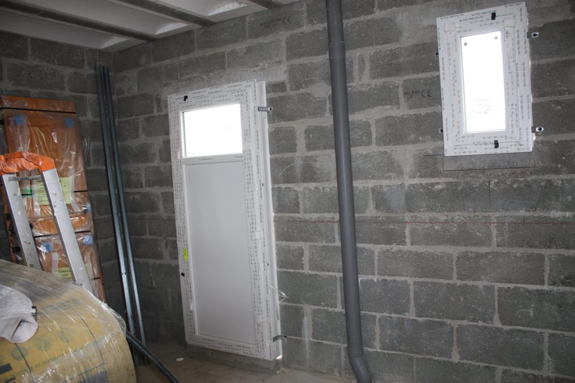 Comment installer une porte de service en tunnel ?