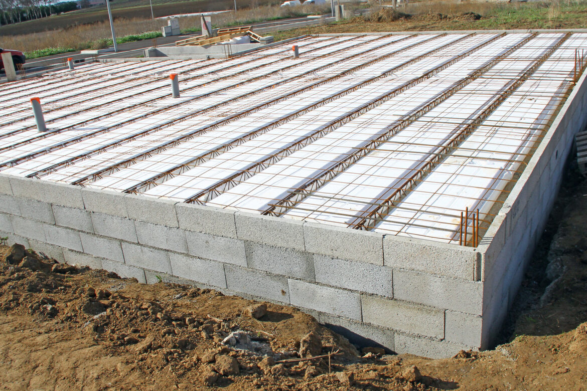 Comment isoler un plancher sur terre battue ?