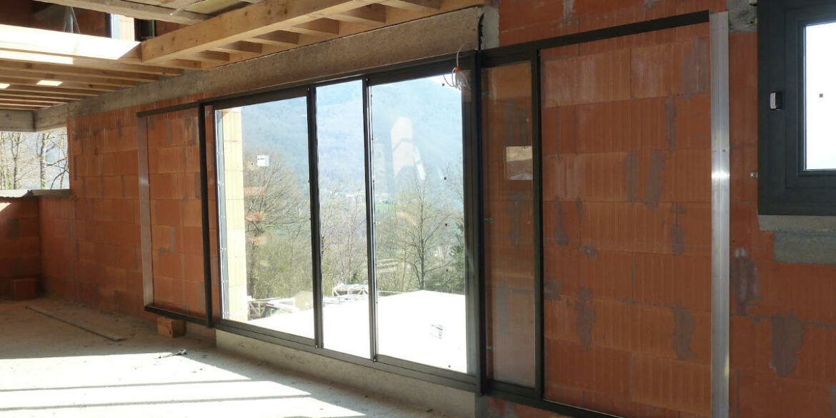 Comment isoler une baie vitrée de la chaleur ?