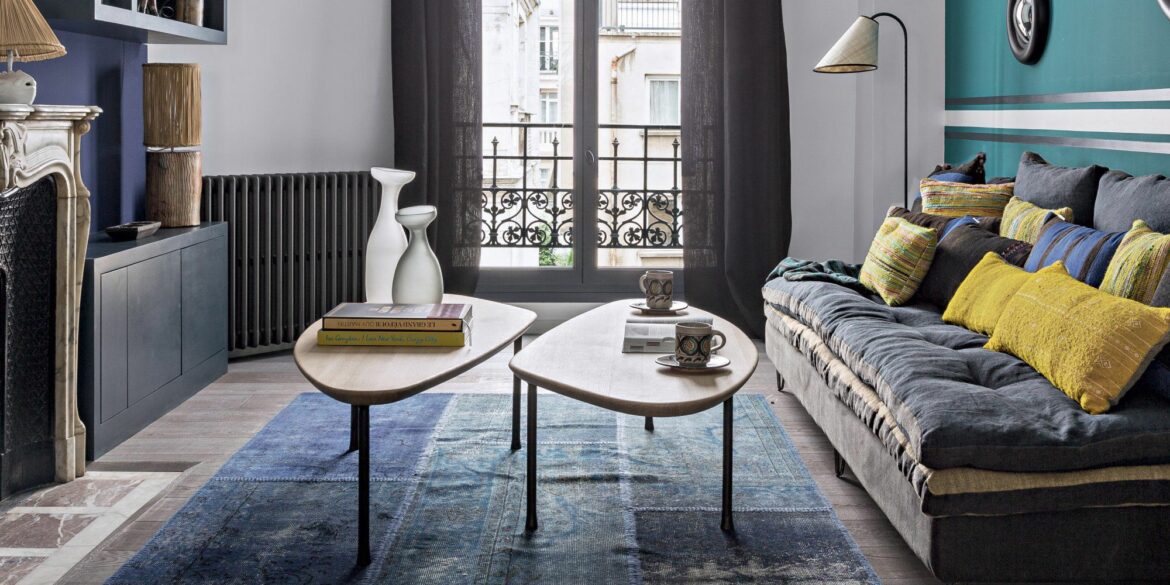 Comment mettre une table à manger dans un petit salon ?