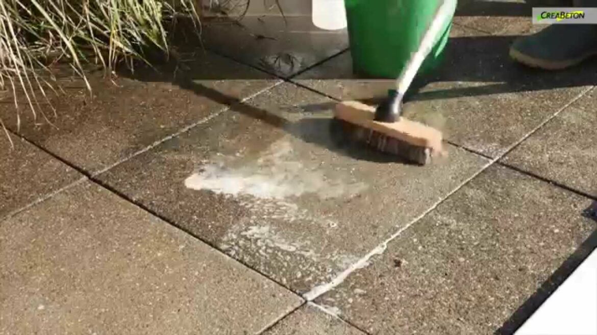 Comment nettoyer une terrasse très sale ?