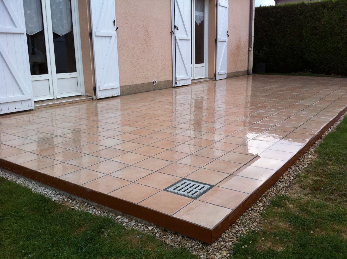 Comment poser du carrelage sur ma terrasse ?