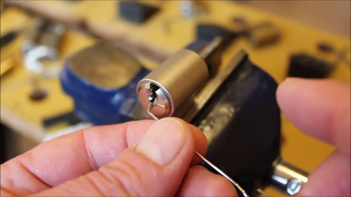 Comment prendre les mesures d'une serrure ?