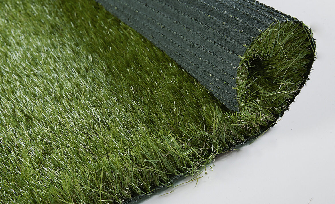 Comment préparer le sol pour gazon synthétique ?