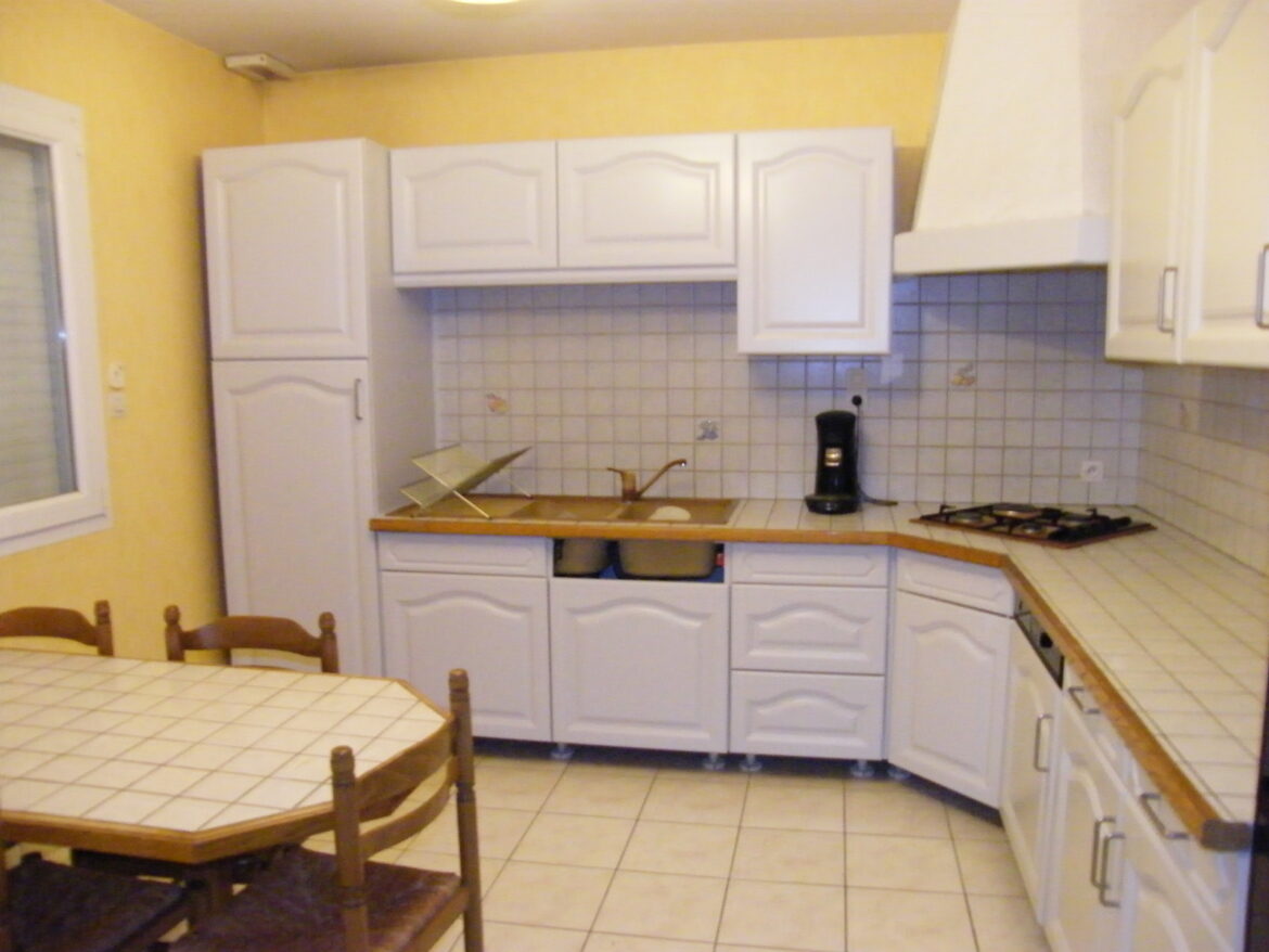 Comment raviver un plan de travail en stratifié ?