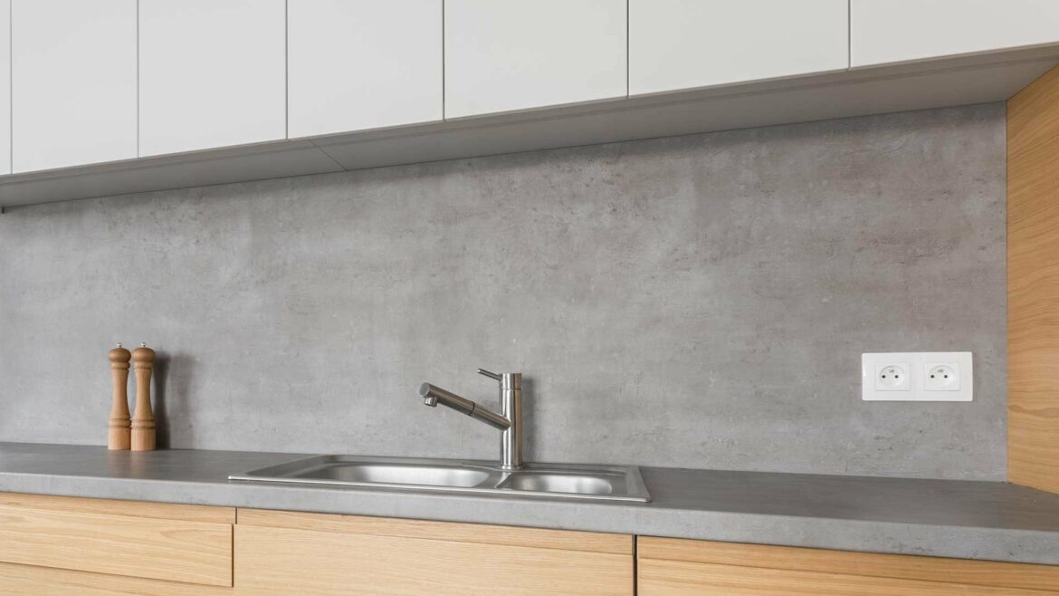 Comment recouvrir un carrelage mural dans une cuisine ?