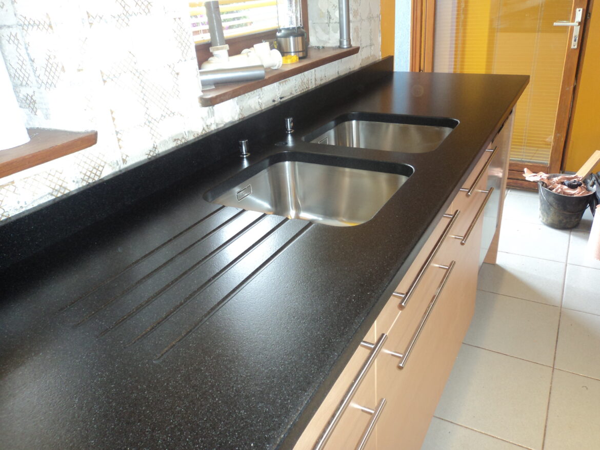 Comment recouvrir un meuble en stratifié ?