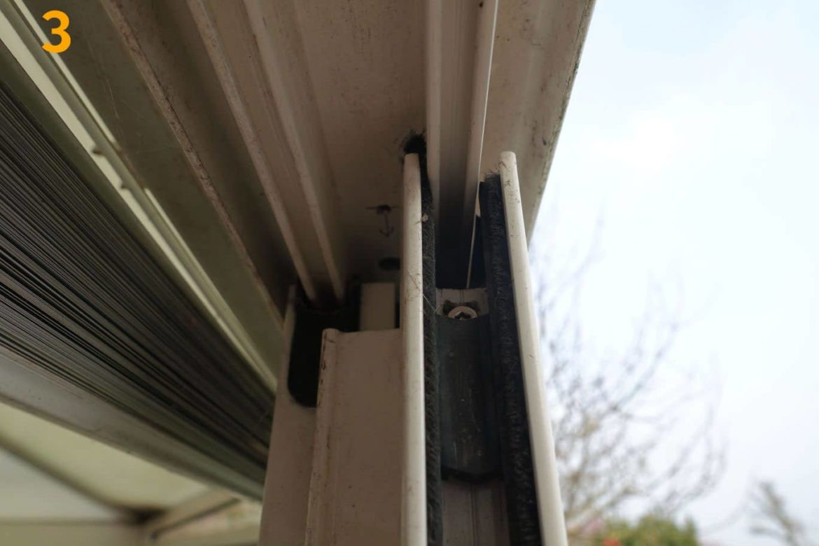 Comment régler une porte fenêtre coulissante ?