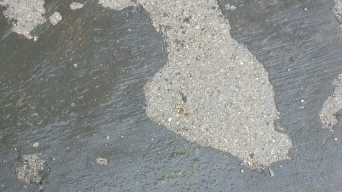 Comment réparer un mur extérieur qui s'effrite ?