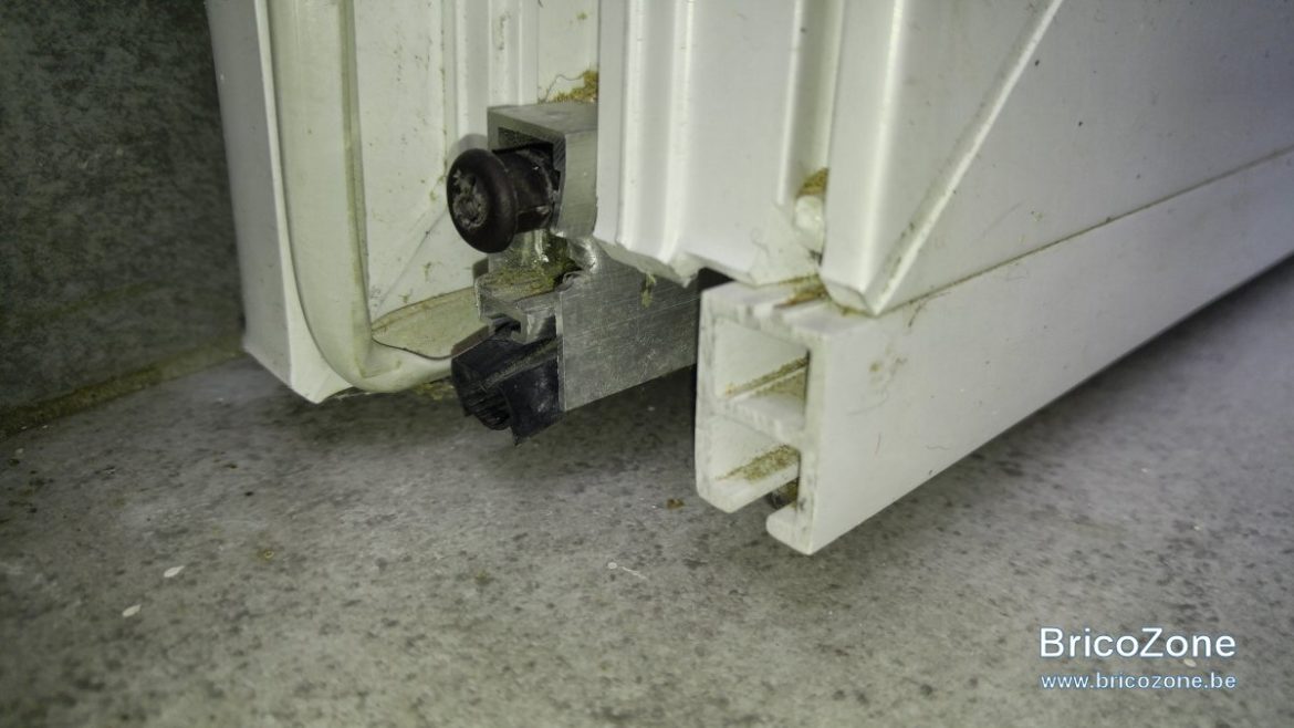 Comment s'appelle le côté d'une porte ?