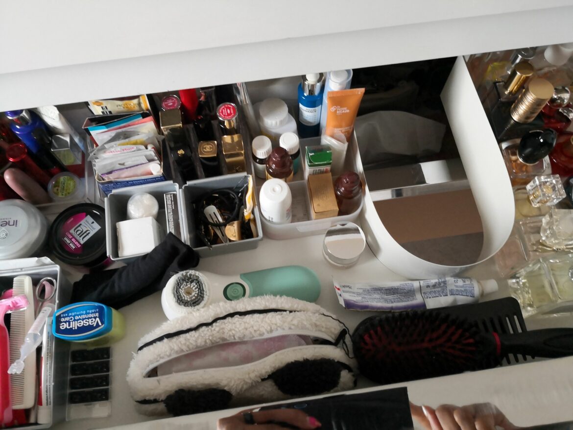 Comment tapisser l'intérieur d'un placard ?