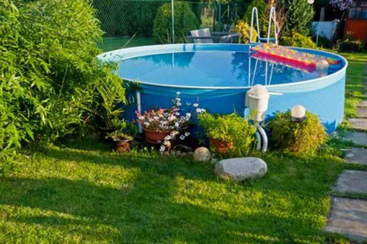 Comment vider l'eau d'une piscine par la bonde de fond ?