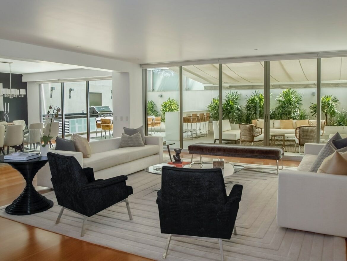 Où placer la télé par rapport aux fenêtres ?