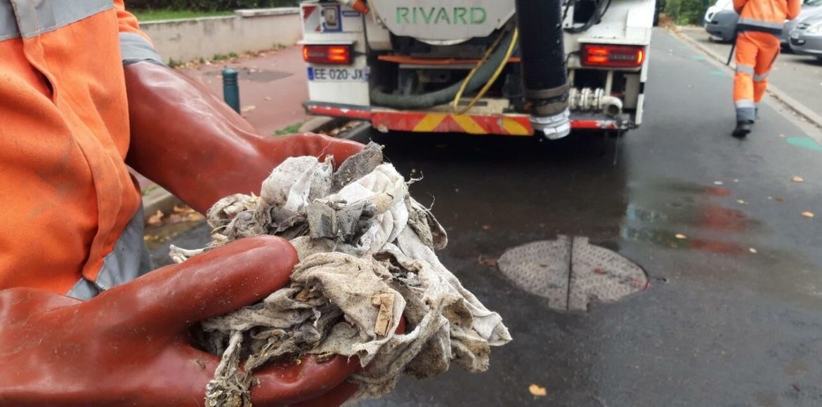 Pourquoi ça sent les égouts dans mes toilettes ?