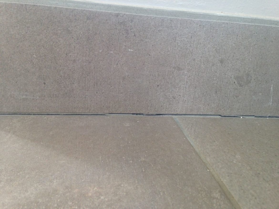 Pourquoi joint carrelage fissuré ?