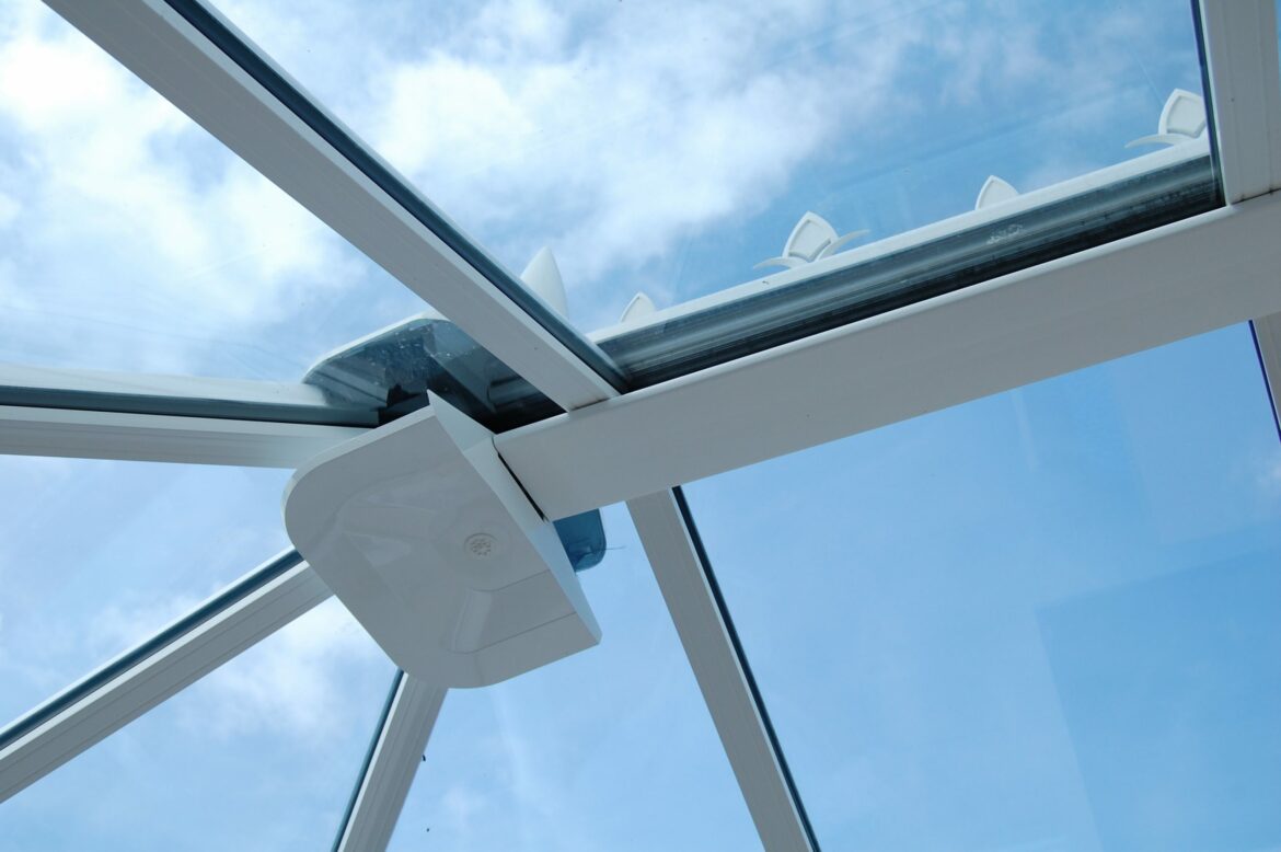 Pourquoi les tuiles deviennent noires ?