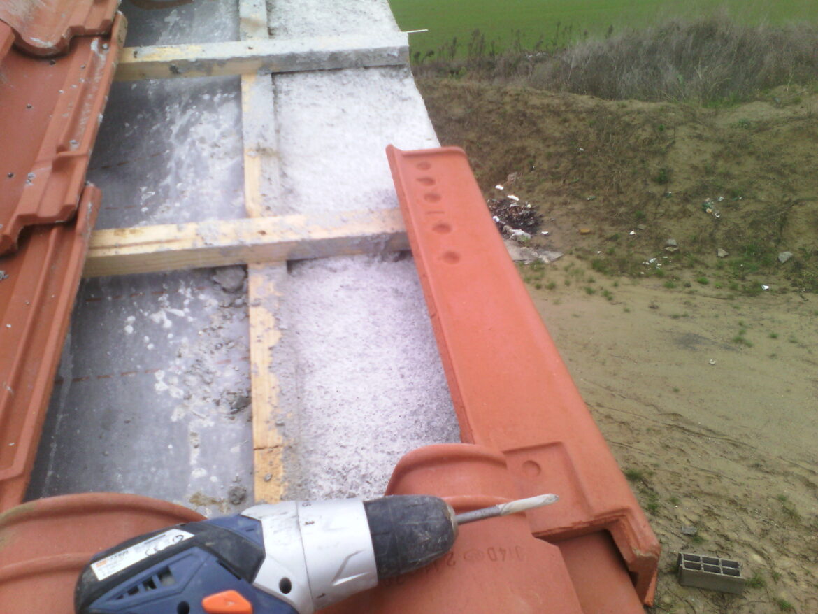 Pourquoi les tuiles s'envolent ?