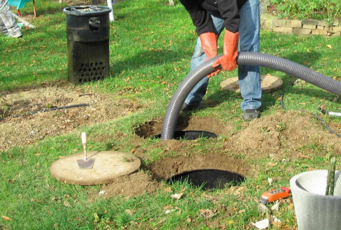 Pourquoi remplir d'eau fosse septique après vidange ?